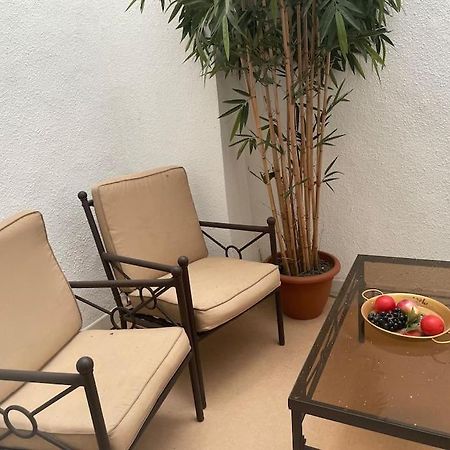 Studio N•2 Avec Patio En Plein Coeur De La Ville Bagnères-de-Bigorre Exteriér fotografie