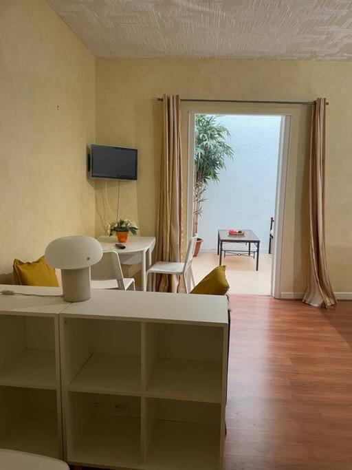 Studio N•2 Avec Patio En Plein Coeur De La Ville Bagnères-de-Bigorre Exteriér fotografie