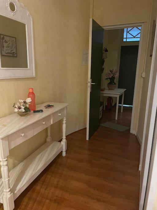 Studio N•2 Avec Patio En Plein Coeur De La Ville Bagnères-de-Bigorre Exteriér fotografie